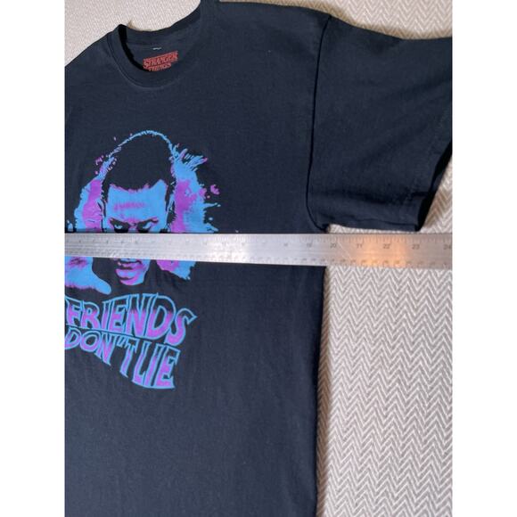 Stranger Things Friends Dont Lie T-Shirt Size Adult M in Black/Purple - Picture 3 of 5